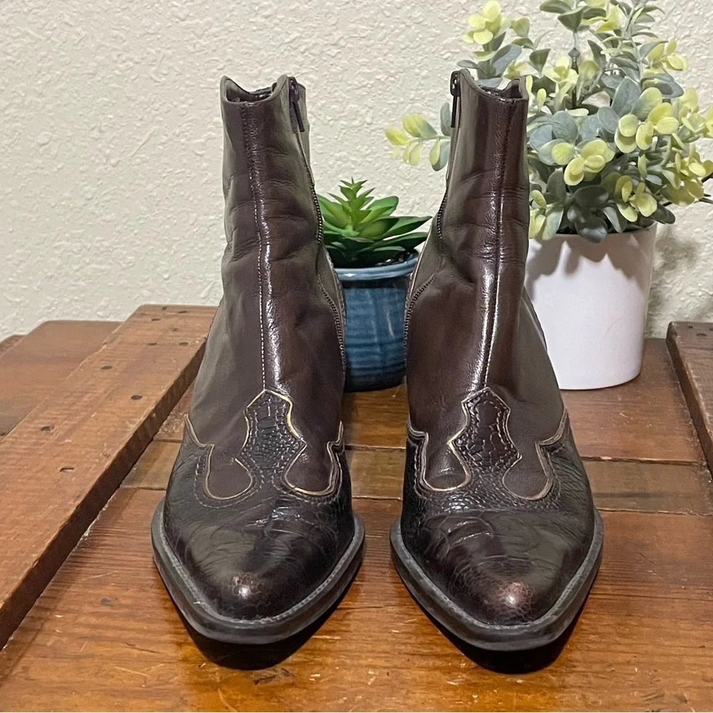 Franco Sarto, leather, western side zip boot with goldtone detail. Women’s 6 1/2 - Picture 5 of 11